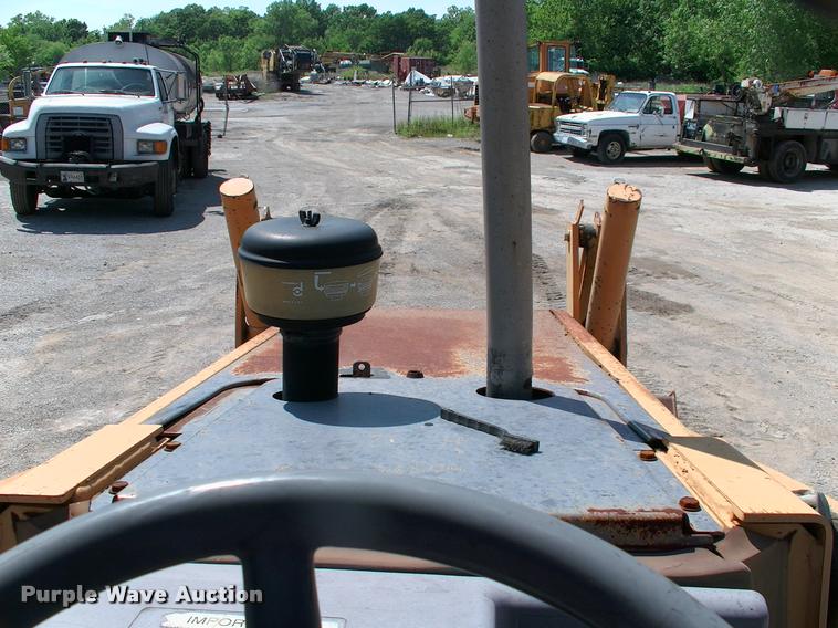 image for item DP9370 2001 Case 570M XT landscape tractor