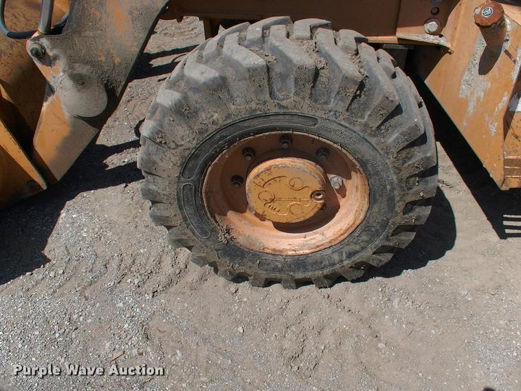 image for item DP9370 2001 Case 570M XT landscape tractor