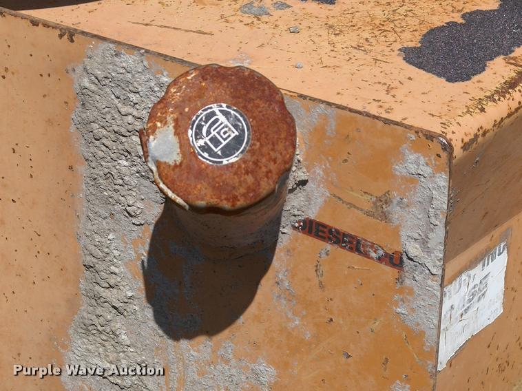 image for item DP9370 2001 Case 570M XT landscape tractor