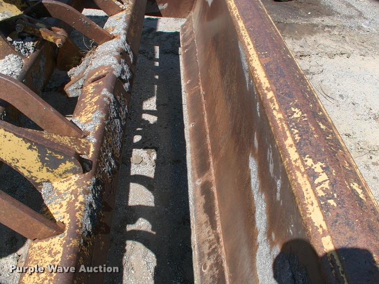 image for item DP9370 2001 Case 570M XT landscape tractor