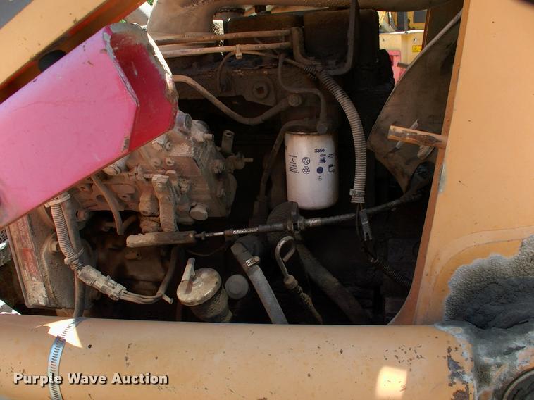 image for item DP9370 2001 Case 570M XT landscape tractor