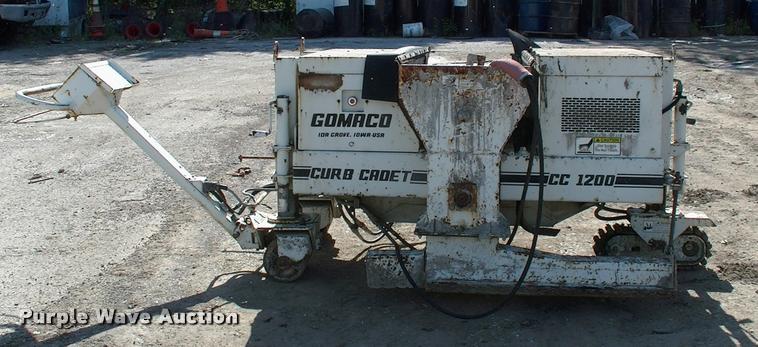 image for item DP9477 Gomaco CC120V curb machine
