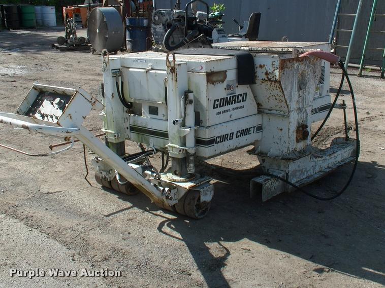 image for item DP9477 Gomaco CC120V curb machine