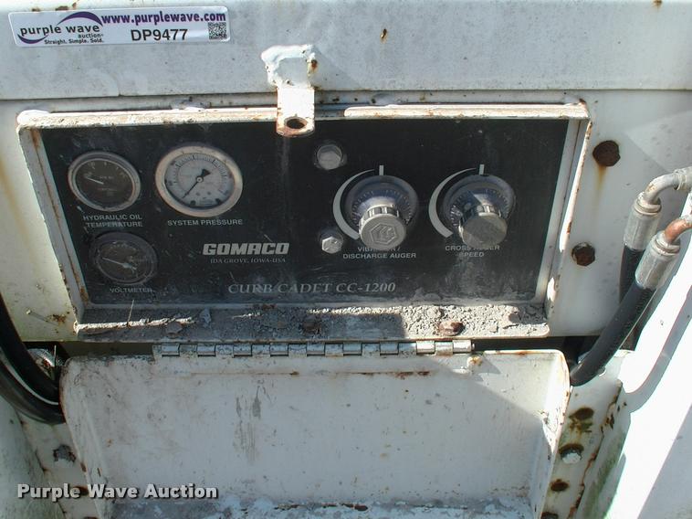 image for item DP9477 Gomaco CC120V curb machine