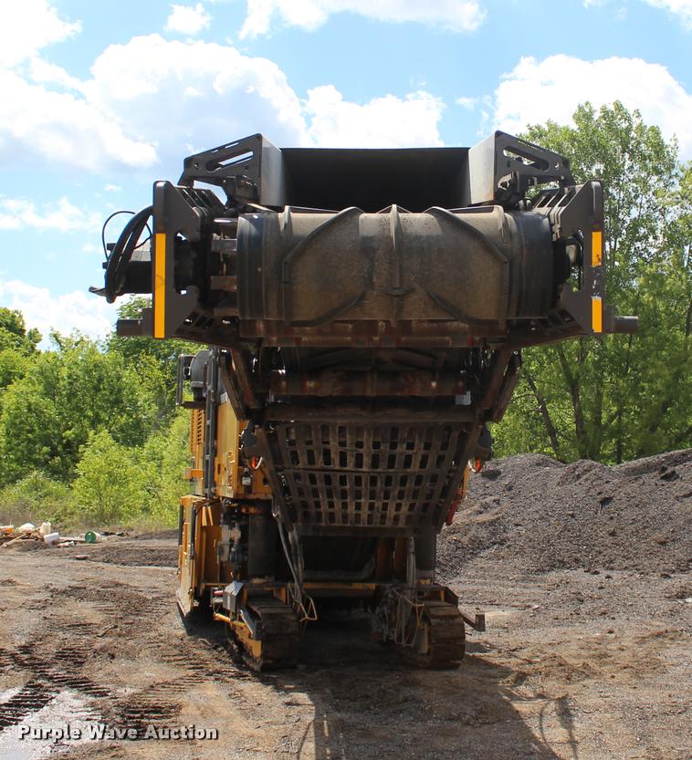 image for item L1996 2010 Volvo MT2000 pavement milling machine