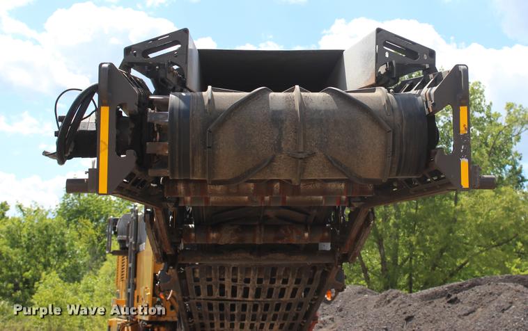 image for item L1996 2010 Volvo MT2000 pavement milling machine