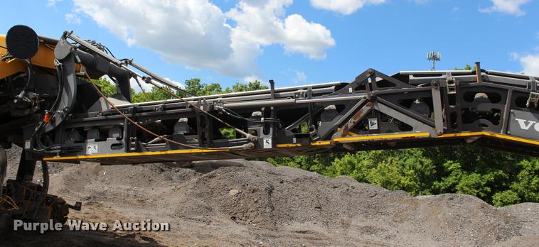 image for item L1996 2010 Volvo MT2000 pavement milling machine