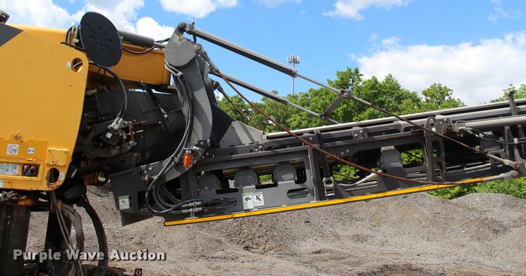 image for item L1996 2010 Volvo MT2000 pavement milling machine
