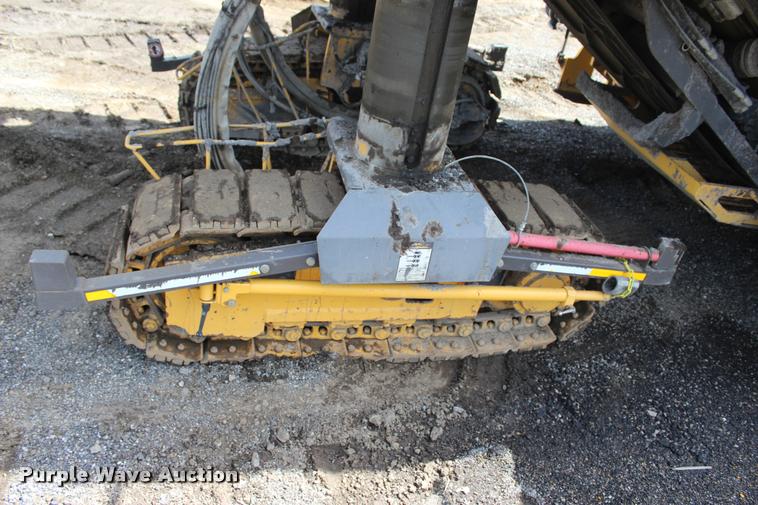 image for item L1996 2010 Volvo MT2000 pavement milling machine