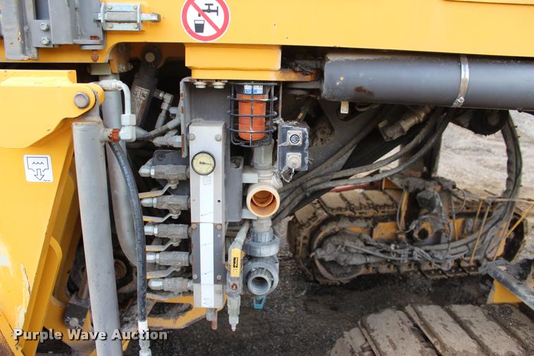 image for item L1996 2010 Volvo MT2000 pavement milling machine