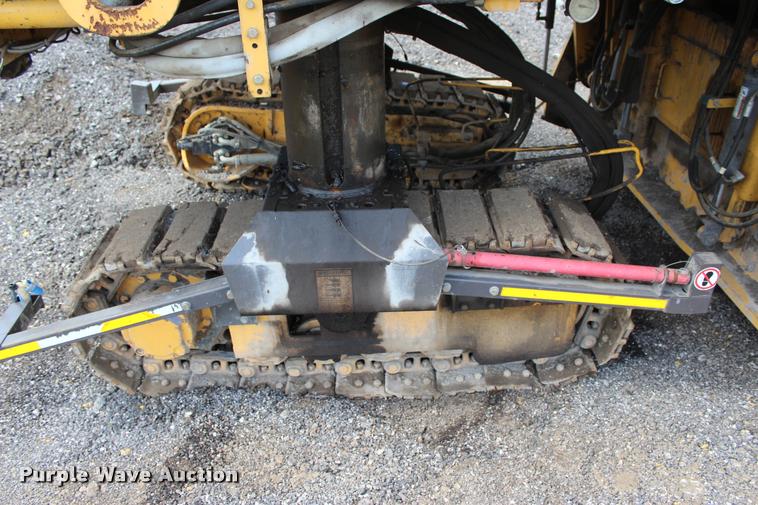 image for item L1996 2010 Volvo MT2000 pavement milling machine