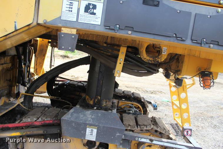 image for item L1996 2010 Volvo MT2000 pavement milling machine