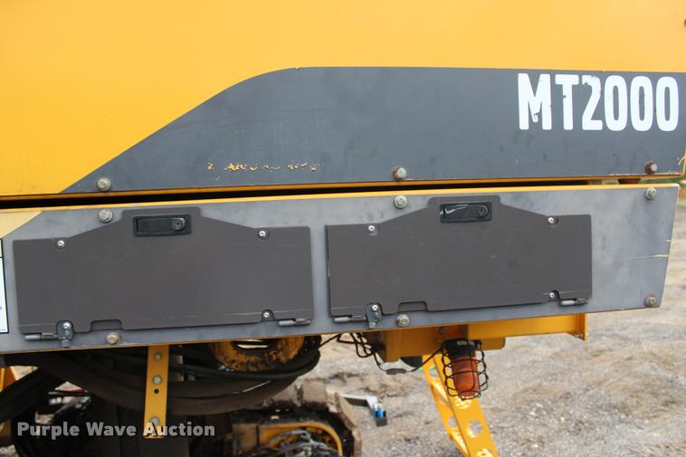 image for item L1996 2010 Volvo MT2000 pavement milling machine