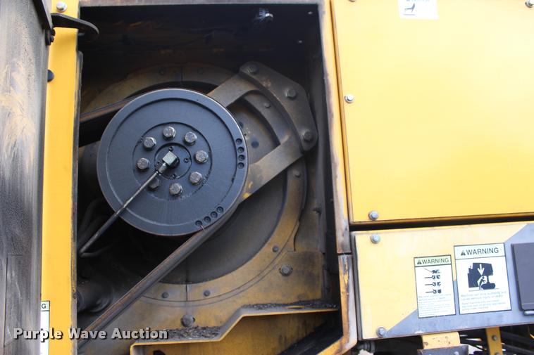 image for item L1996 2010 Volvo MT2000 pavement milling machine