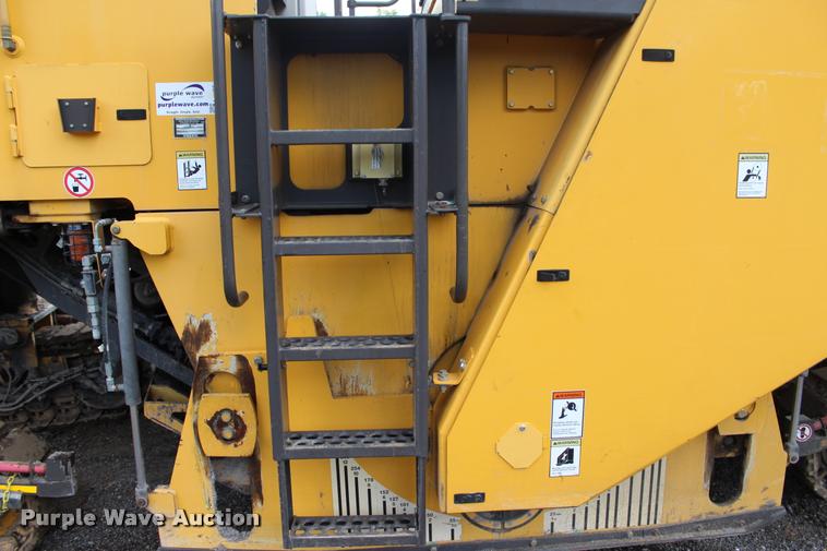 image for item L1996 2010 Volvo MT2000 pavement milling machine