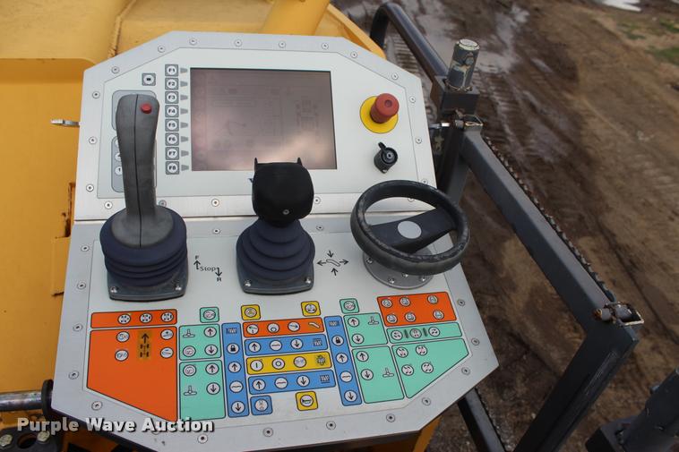 image for item L1996 2010 Volvo MT2000 pavement milling machine