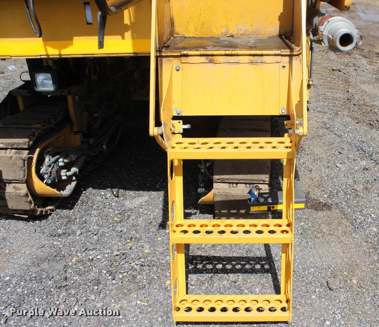 image for item L1996 2010 Volvo MT2000 pavement milling machine