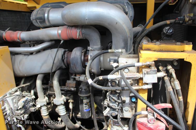 image for item L1996 2010 Volvo MT2000 pavement milling machine