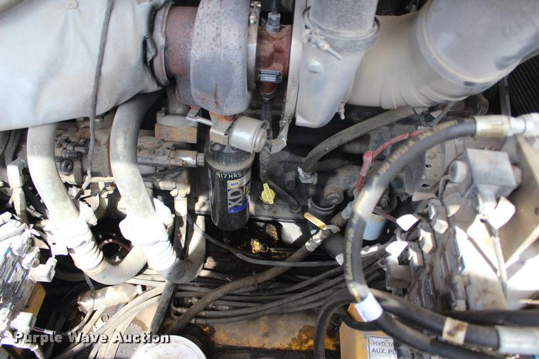 image for item L1996 2010 Volvo MT2000 pavement milling machine