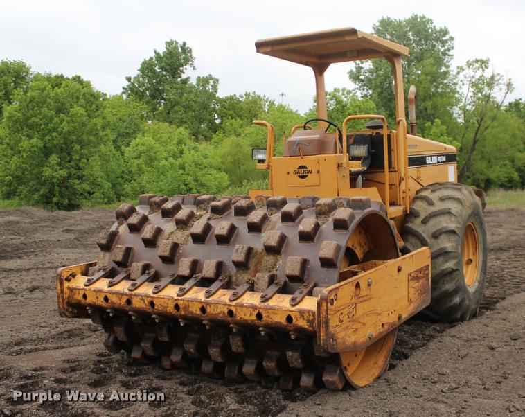 image for item L3037 Galion PD784 padfoot roller