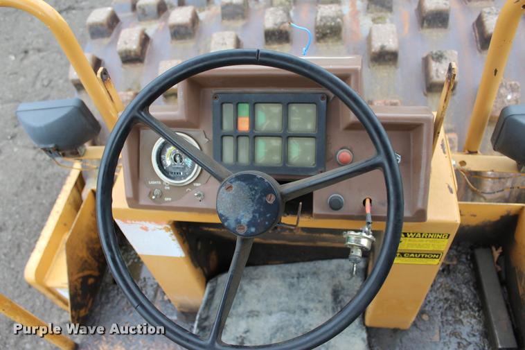 image for item L3037 Galion PD784 padfoot roller