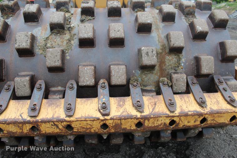 image for item L3037 Galion PD784 padfoot roller