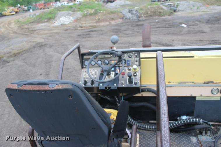 image for item L3038 2006 Dynapac F121-6W paver