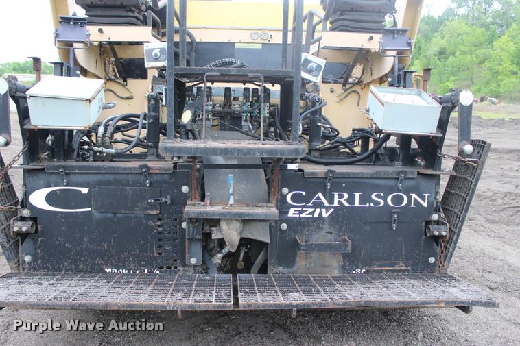 image for item L3038 2006 Dynapac F121-6W paver