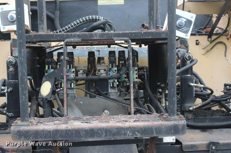 image for item L3038 2006 Dynapac F121-6W paver