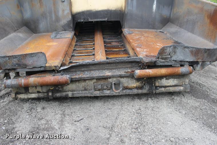 image for item L3038 2006 Dynapac F121-6W paver