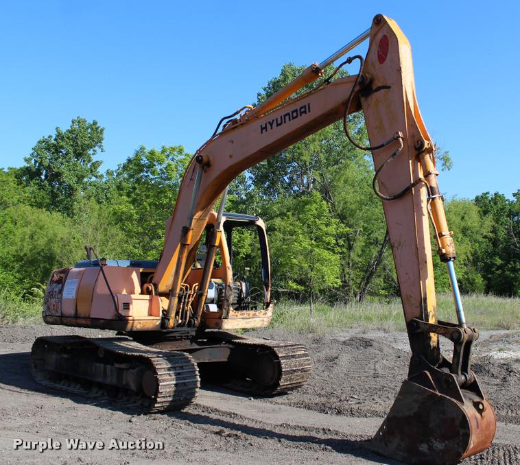image for item L3043 1996 Hyundai 130LC-3 excavator