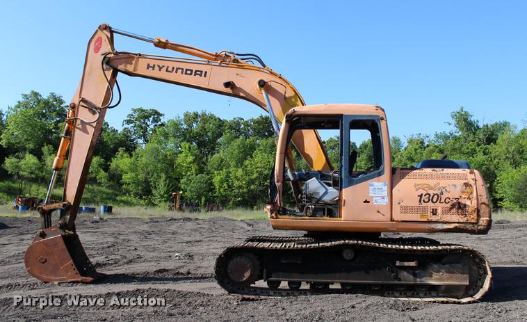 image for item L3043 1996 Hyundai 130LC-3 excavator