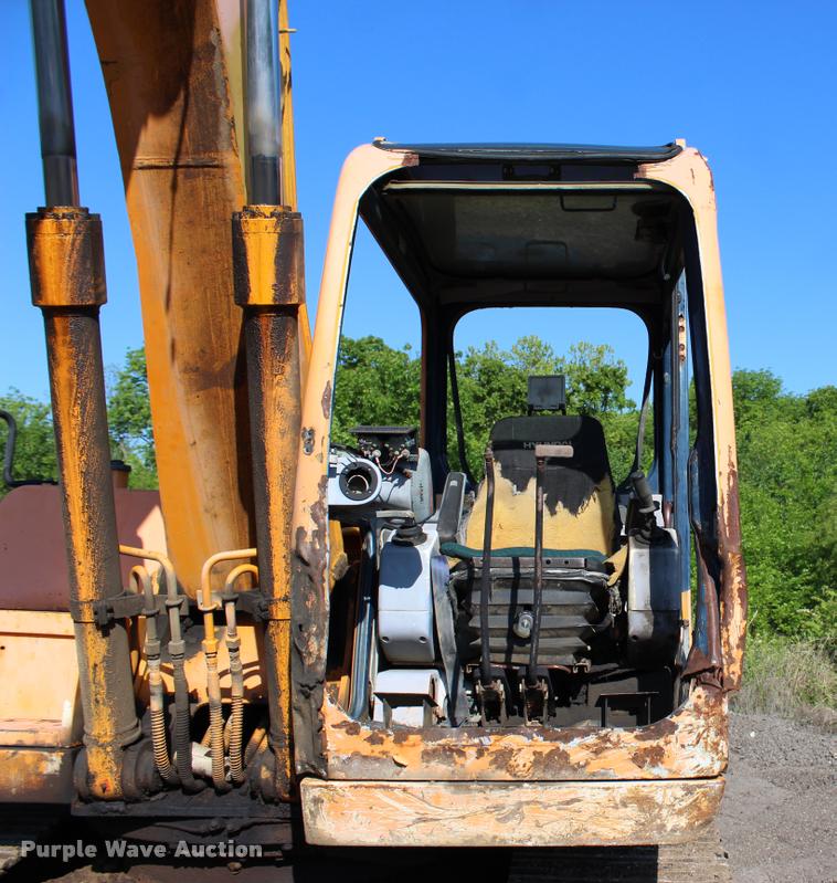 image for item L3043 1996 Hyundai 130LC-3 excavator