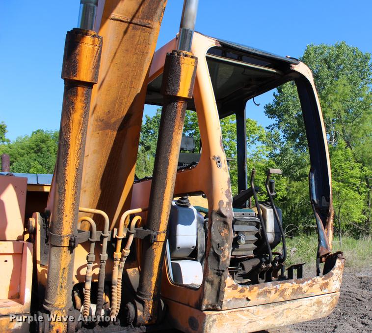 image for item L3043 1996 Hyundai 130LC-3 excavator