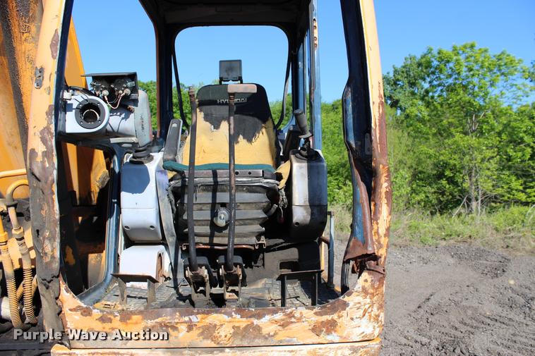 image for item L3043 1996 Hyundai 130LC-3 excavator