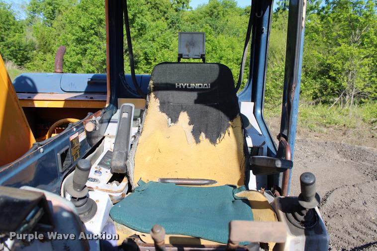 image for item L3043 1996 Hyundai 130LC-3 excavator