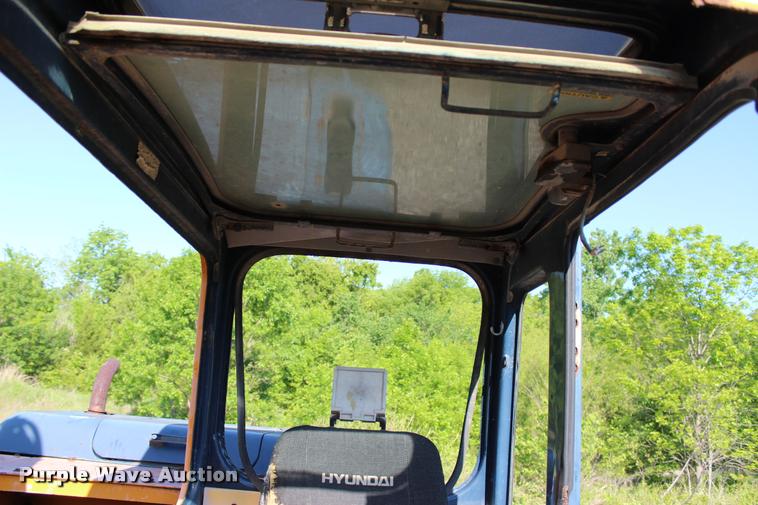 image for item L3043 1996 Hyundai 130LC-3 excavator