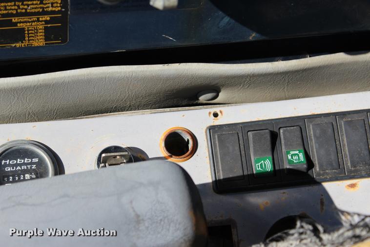 image for item L3043 1996 Hyundai 130LC-3 excavator