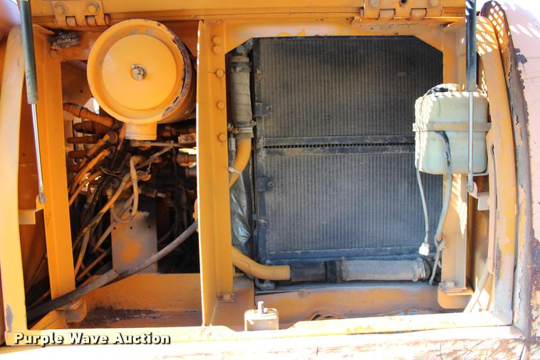 image for item L3043 1996 Hyundai 130LC-3 excavator