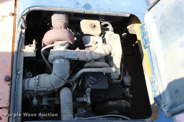 image for item L3043 1996 Hyundai 130LC-3 excavator
