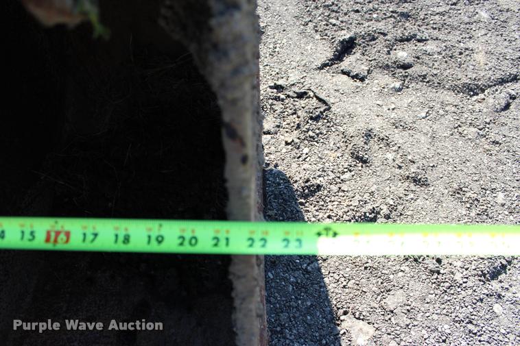 image for item L3043 1996 Hyundai 130LC-3 excavator