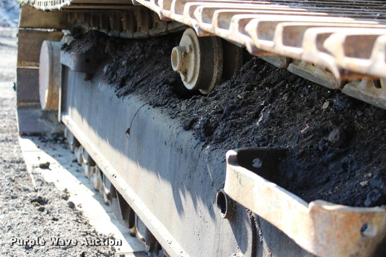 image for item L3043 1996 Hyundai 130LC-3 excavator