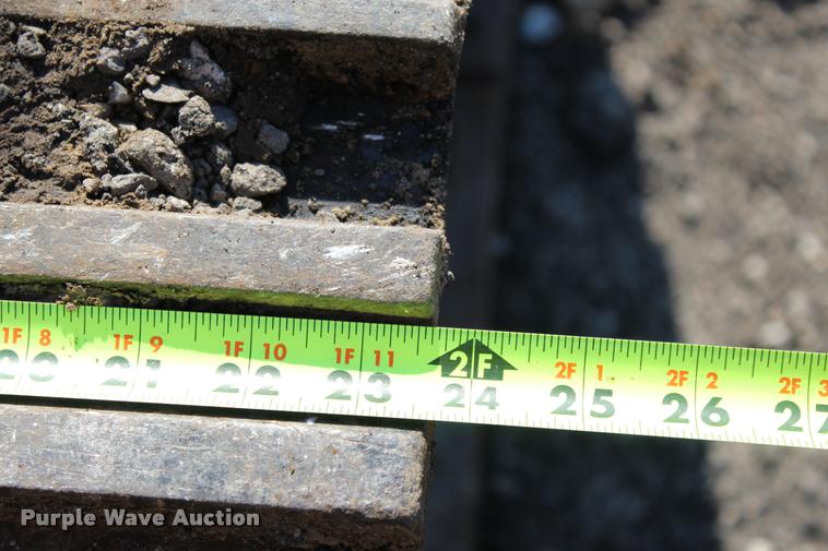 image for item L3043 1996 Hyundai 130LC-3 excavator