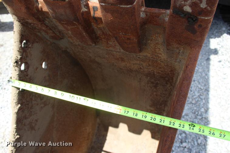 image for item L3043 1996 Hyundai 130LC-3 excavator