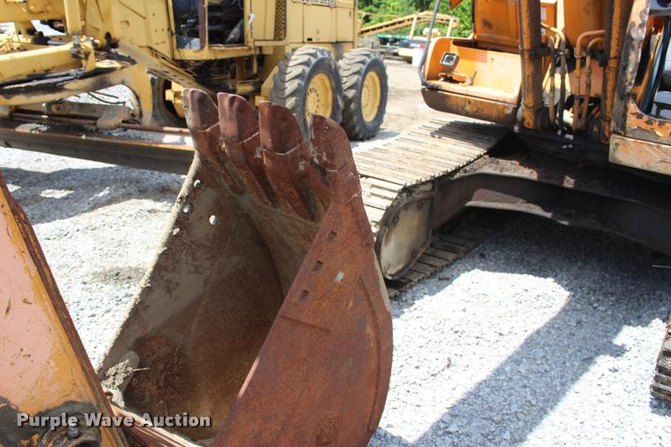 image for item L3043 1996 Hyundai 130LC-3 excavator