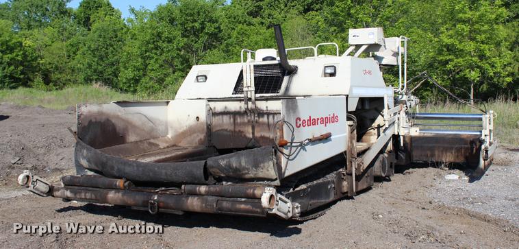 image for item L3044 1997 Cedarapids CR461 paver