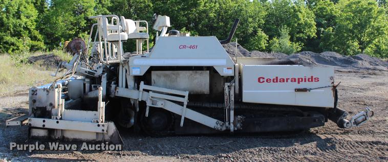 image for item L3044 1997 Cedarapids CR461 paver
