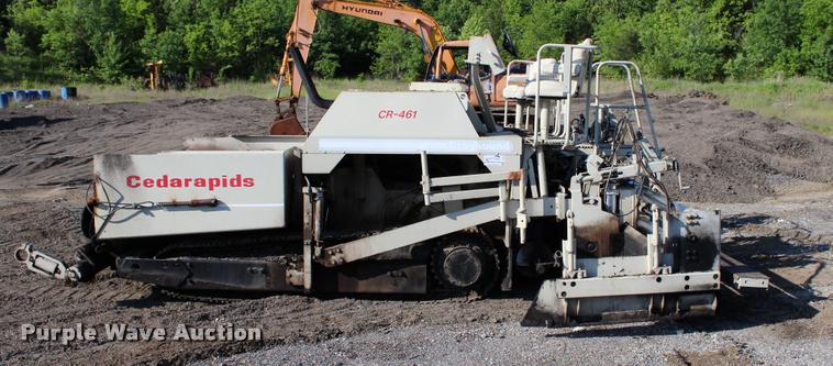 image for item L3044 1997 Cedarapids CR461 paver
