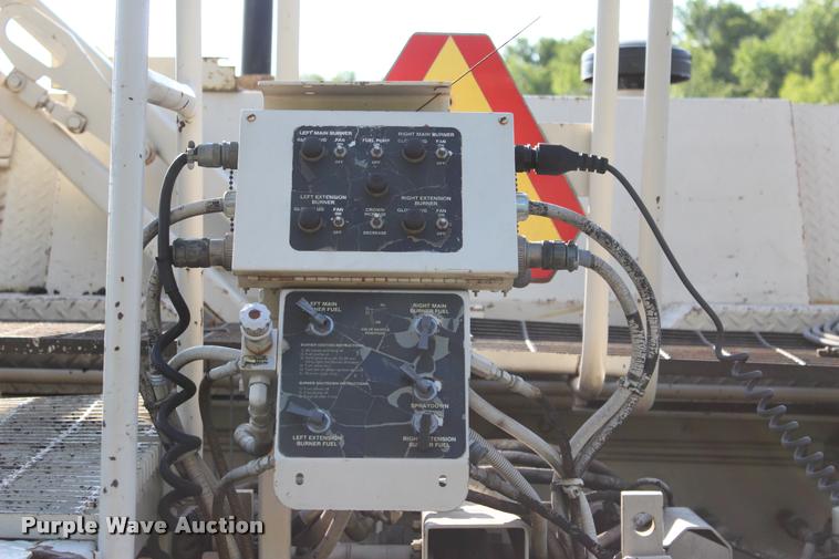 image for item L3044 1997 Cedarapids CR461 paver