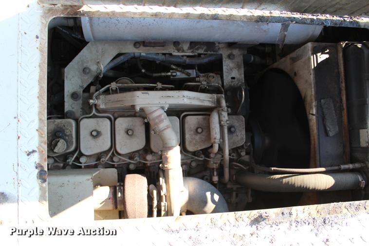 image for item L3044 1997 Cedarapids CR461 paver